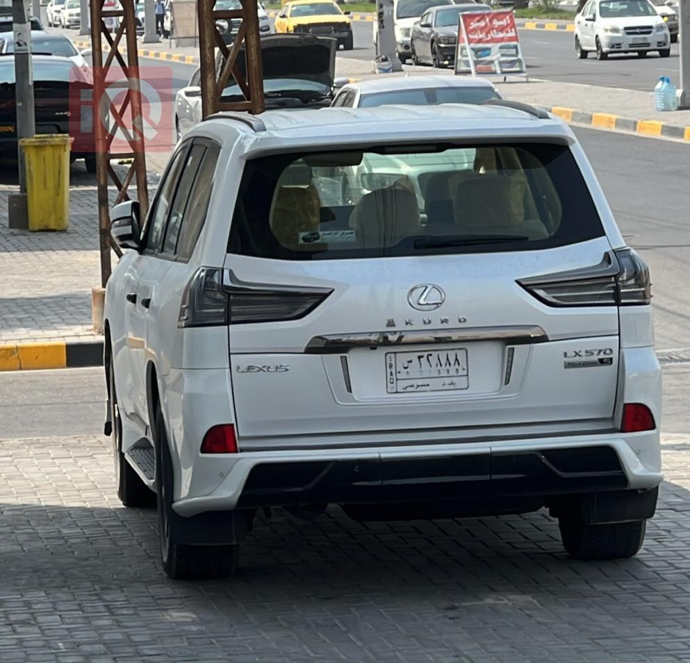 لكزس LX